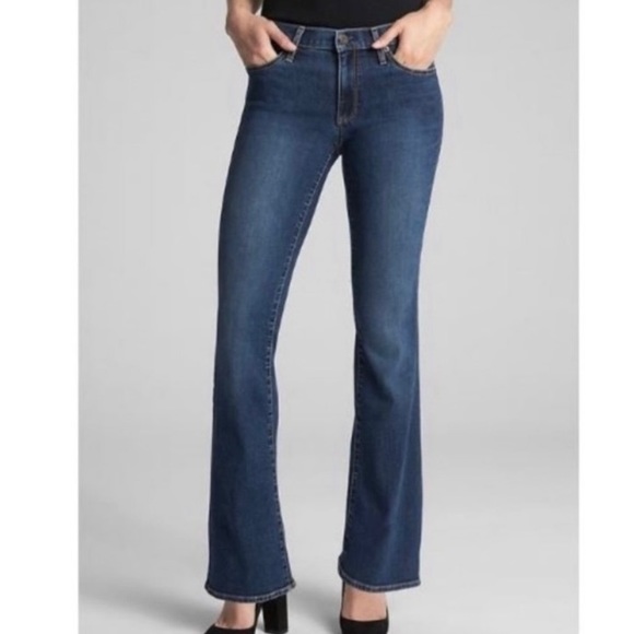 GAP~NWT~Women’s Curvy Flare‎ Dark Vintage Mid Rise Jeans~Sz 8/29R - Picture 1 of 14